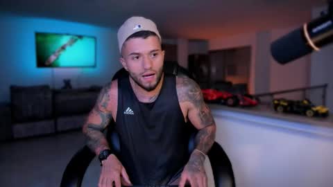 Frank Farrell. Hey remember to give me a thumbs up Ty online show from September 8, 11:15 pm