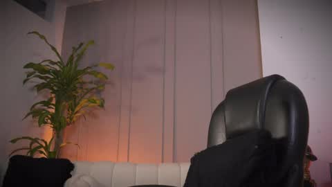 Frank Farrell. Hey remember to give me a thumbs up Ty online show from April 3, 12:06 am