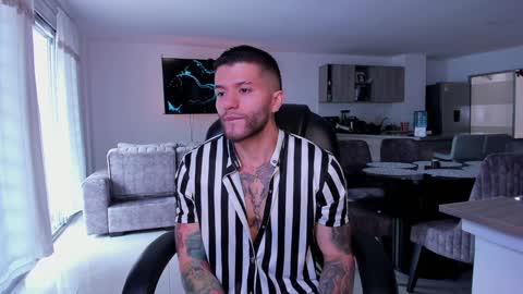 Frank Farrell. Hey remember to give me a thumbs up Ty online show from January 24, 6:25 pm