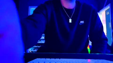 frankievw9 online show from September 9, 4:45 am