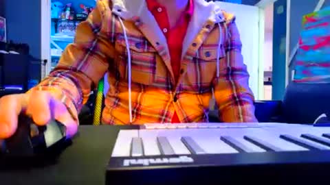frankievw9 online show from September 11, 1:51 am