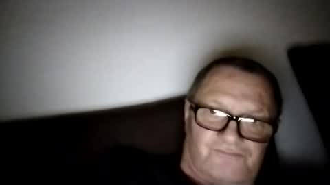 Wolfi online show from October 26, 2:18 pm