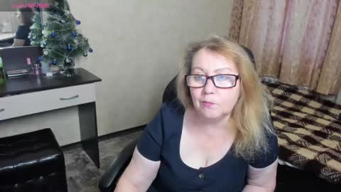 Snapshot of fraumartha chatting on December 24, 11:06 am FrauMartha online show from December 24, 11:06 am