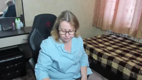 Snapshot of fraumartha chatting on February 8, 10:07 am FrauMartha online show from February 8, 10:07 am