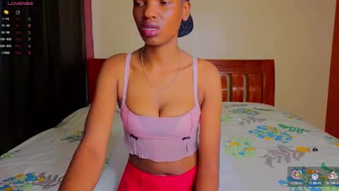 Snapshot of freakky_nessa chatting on September 10, 9:10 am Nessa-Independent model online show from September 10, 9:10 am