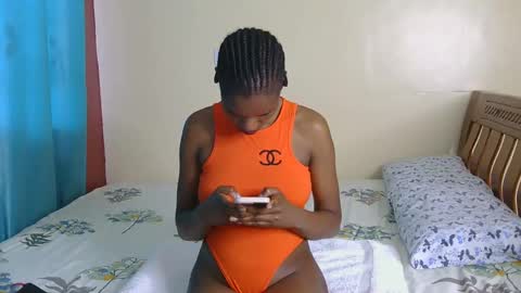Snapshot of freakky_nessa chatting on December 6, 1:06 pm Nessa-Independent model online show from December 6, 1:06 pm