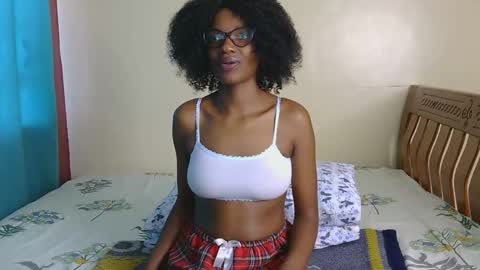 Snapshot of freakky_nessa chatting on December 9, 6:12 am Nessa-Independent model online show from December 9, 6:12 am