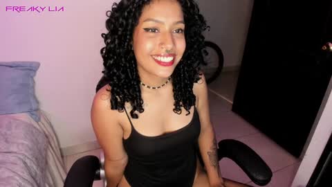 Snapshot of freaky_lia chatting on January 28, 2:00 am Lia Gomez online show from January 28, 2:00 am