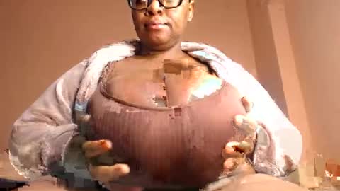 Kimmy online show from July 3, 10:42 am