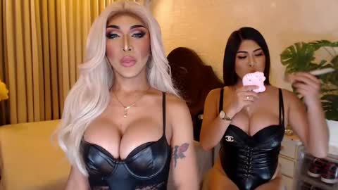 Snapshot of freakymariaxxxx chatting on January 27, 4:30 am Maria online show from January 27, 4:30 am