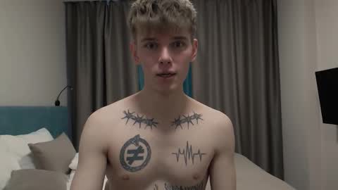 fredd_xanderrs online show from October 17, 2:10 pm