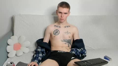 fredd_xanderrs online show from January 11, 5:31 am
