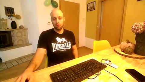 Snapshot of freddow chatting on October 20, 12:21 pm freddow online show from October 20, 12:21 pm