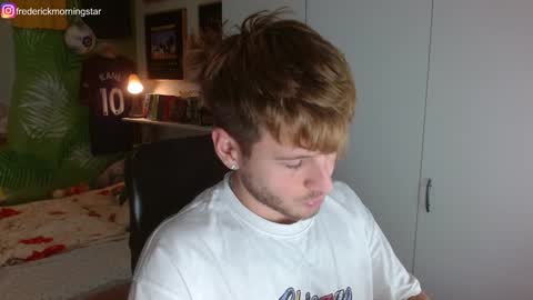 Snapshot of freddy_star chatting on December 10, 8:38 pm Frederick Perin online show from December 10, 8:38 pm