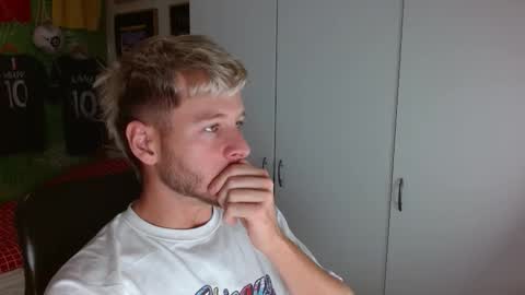 Snapshot of freddy_star chatting on September 16, 12:51 pm Frederick Perin online show from September 16, 12:51 pm