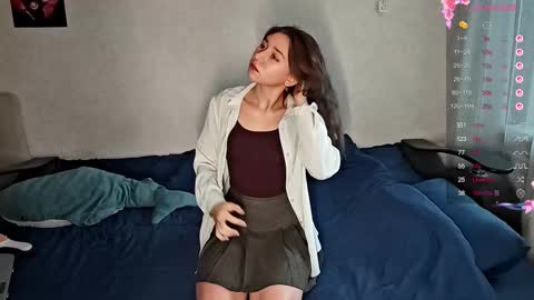 Mia online show from December 3, 11:00 am