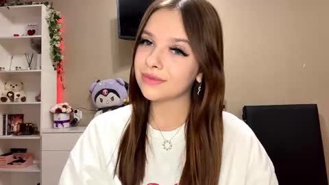 Lina online show from March 25, 4:25 pm