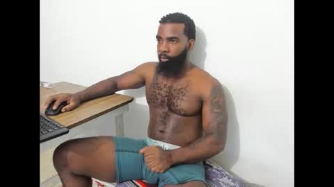 Snapshot of freedom_24 chatting on February 25, 3:31 am shakur online show from February 25, 3:31 am