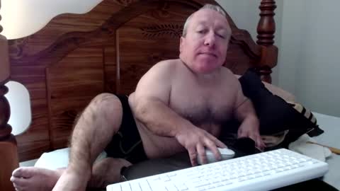 Snapshot of freemysoul4748 chatting on September 20, 7:11 am Cute Lil Man online show from September 20, 7:11 am