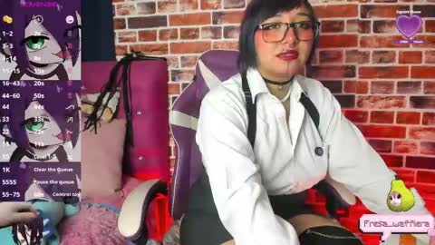 fresa_wafflera online show from April 15, 7:58 pm