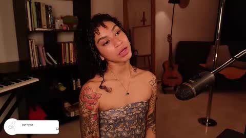 Vale online show from October 14, 12:35 am