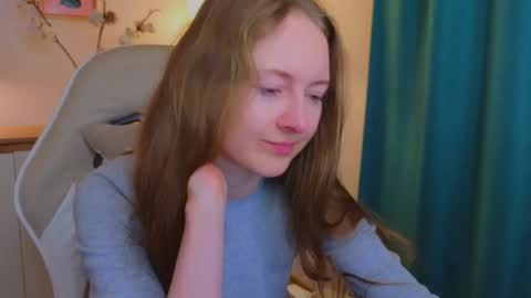 Freya online show from December 5, 4:39 pm