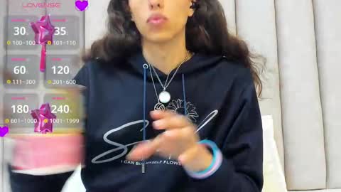 Snapshot of freyamoller chatting on February 25, 7:06 pm FREYA online show from February 25, 7:06 pm