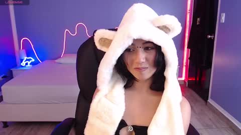 Snapshot of frida_lassi_ chatting on February 13, 6:37 pm frida_lassi_ online show from February 13, 6:37 pm
