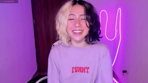 frida_lassi_ online show from November 26, 11:23 pm