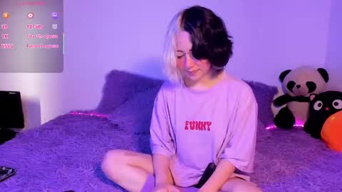 Snapshot of frida_lassi_ chatting on September 13, 5:15 pm frida_lassi_ online show from September 13, 5:15 pm