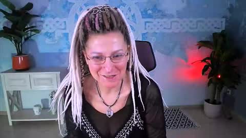 Frida Tander online show from February 13, 5:11 am