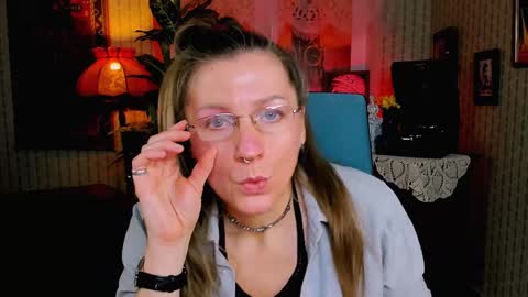 Frida Tander online show from February 2, 9:07 am