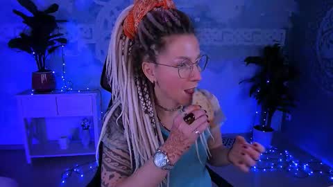 Frida Tander online show from February 25, 5:11 am