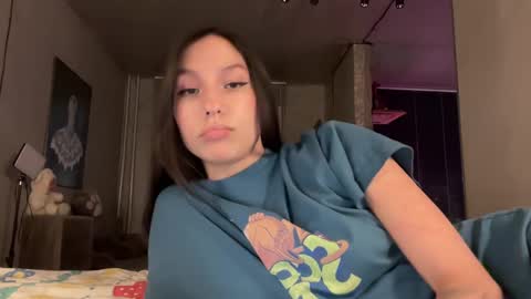 Snapshot of friend_foryou chatting on February 28, 5:15 pm Lina online show from February 28, 5:15 pm