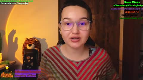 Snapshot of frogessjay chatting on December 19, 9:16 pm Jaywise Frogfoot online show from December 19, 9:16 pm