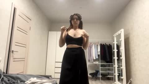 Emily online show from September 18, 4:44 pm