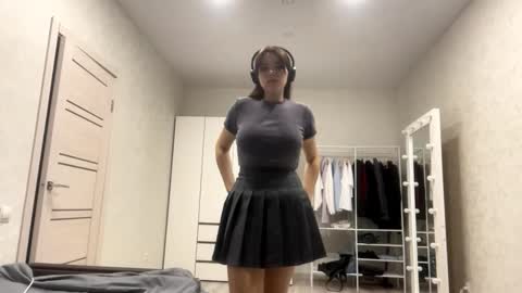 Emily online show from September 17, 4:43 pm