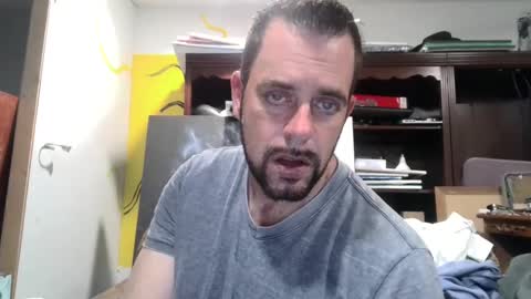 frostydhoman1221 online show from March 3, 1:45 pm