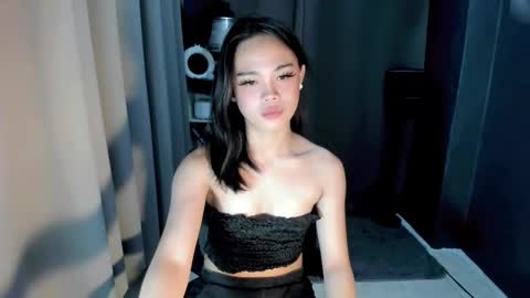 Snapshot of fuchsia_love chatting on December 23, 7:52 pm HI IM RONA DONT FORGET GIVE ME THUMBS UP AND JOIN TO MY FANCLUB online show from December 23, 7:52 pm