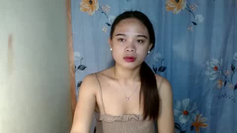 Snapshot of fuchsia_love chatting on September 12, 5:42 am HI IM RONA DONT FORGET GIVE ME THUMBS UP AND JOIN TO MY FANCLUB online show from September 12, 5:42 am