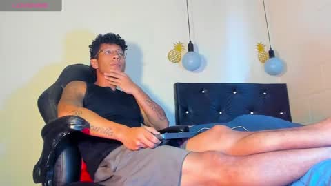 Snapshot of fuck_hardlove chatting on January 6, 10:47 pm Ricardodominic 1 MODELO INDEPENDIENTE online show from January 6, 10:47 pm