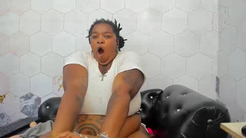 Anna Fuentes  online show from October 18, 12:31 pm