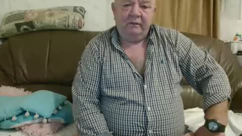 fullballs6 online show from November 26, 3:04 am