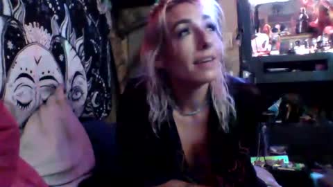 Deeztitties online show from October 1, 8:24 am