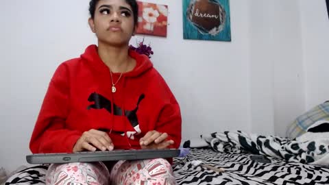 funny queen online show from December 3, 5:15 am