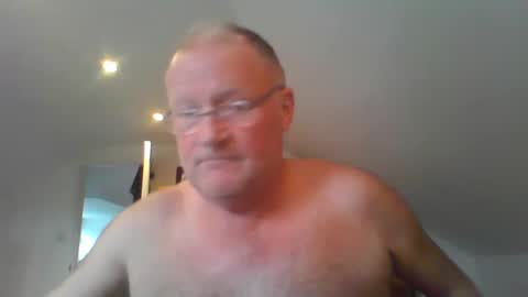 Snapshot of funtime88888 chatting on February 21, 3:32 pm funtime88888 online show from February 21, 3:32 pm