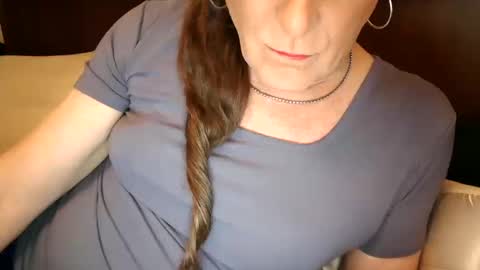 Jessie Love online show from October 12, 9:46 am