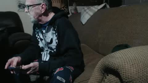 Snapshot of futch1050 chatting on December 7, 1:52 am Futch1950 online show from December 7, 1:52 am