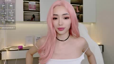 Fuyomi online show from May 17, 11:30 am