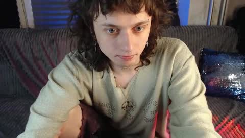 Ian online show from April 22, 4:03 pm